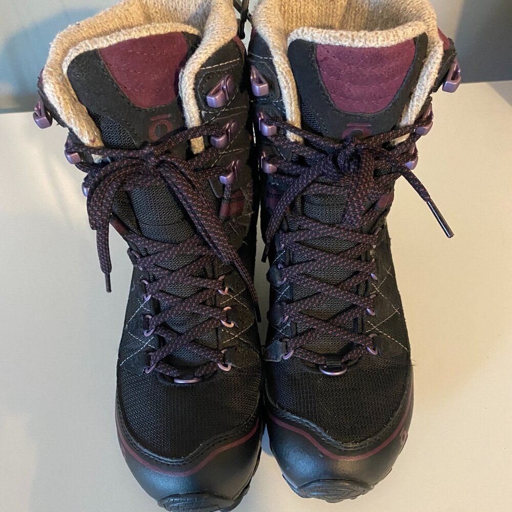 Oboz Insulated Black/Beet Color Thinsulate Wool Topped Winter Juniper Boots